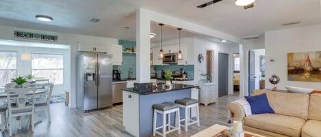 House (3 Bedrooms) | Interior