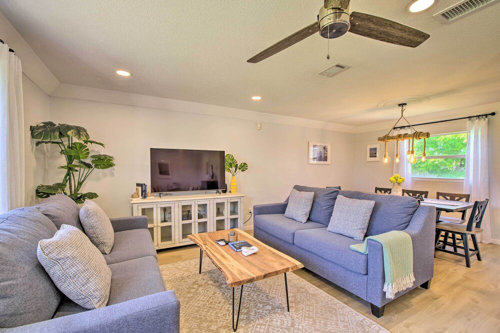 Satellite Beach Home: Lanai, Walk to Beach!