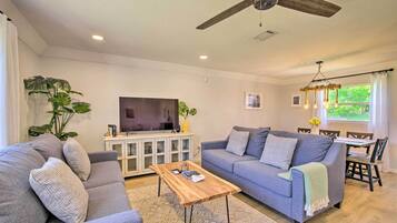 House (4 Bedrooms) | Front of property