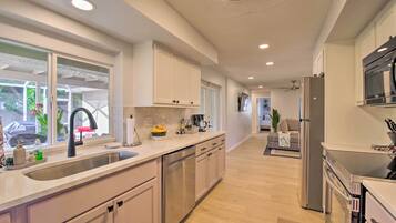 Rumah (4 Bedrooms) | Interior