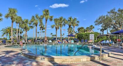 < 1 Mi to Siesta Key Beach: Condo w/ Pool