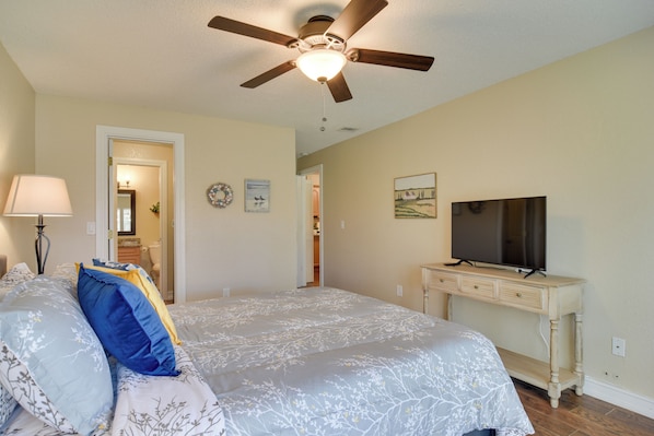 Interior - Sarasota Escape ~ 4 Mi to Siesta Key Beach! (Sarasota)