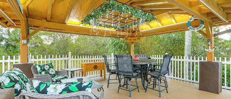 House (4 Bedrooms) | Front of property