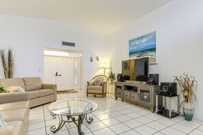 House (4 Bedrooms) | Interior