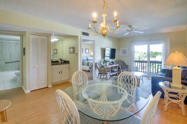 Apartment (2 Bedrooms) | Interior - Steps to Beach! St Augustine Family Condo w/ Pool (St. Augustine)