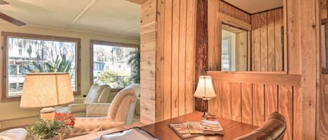 House (5 Bedrooms) | Interior