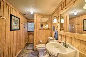 Interior - St Johns River Canal Home w/ Grill! (Crescent City)