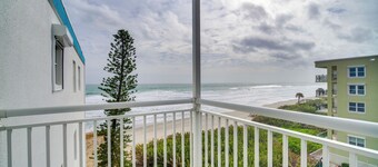 Ocean Sunrises! Beachfront Satellite Beach Condo