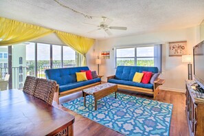 Apartment (1 Bedroom) | Interior - Ocean Sunrises! Beachfront Satellite Beach Condo (Satellite Beach)