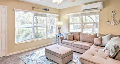 < 1 Mi to Lake Weir: Quiet Summerfield Getaway