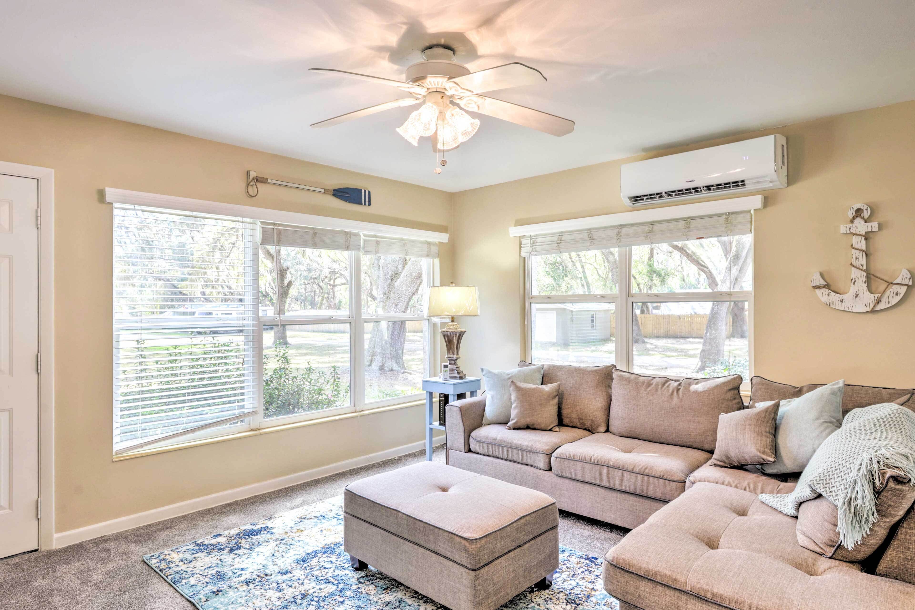 Stunning Florida Getaway < 1 Mi to Lake Weir!