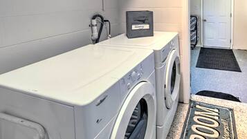 Rumah (2 Bedrooms) | Interior