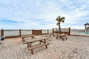 Apartment (0 Bedroom) | Interior - Beachfront Studio w/ Community Indoor Pool! (Daytona Beach)