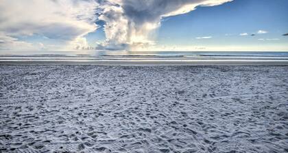 Beachfront Studio w/ Community Indoor Pool!