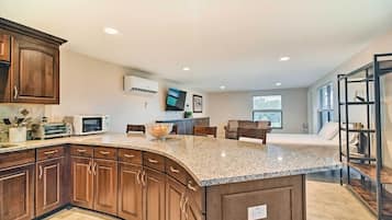 Apartment (0 Bedroom) | Interior