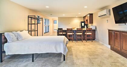 Sleek Largo Studio w/ Pond < 7 Mi to Beach!