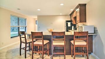 Apartment (0 Bedroom) | Interior