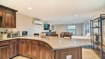 Apartment (0 Bedroom) | Interior