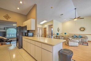 House (3 Bedrooms) | Interior