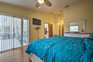 House (3 Bedrooms) | Interior - Spring Hill Home w/ Pool ~ 1 Mi to Weeki Wachee (Spring Hill)