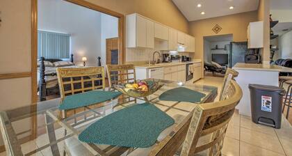 Spring Hill Home w/ Pool ~ 1 Mi to Weeki Wachee