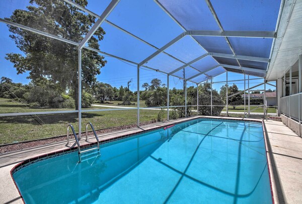 Spring Hill Home W/ Pool ~ 1 Mi To Weeki Wachee - Spring Hill, FL