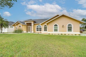 Interior - Private Yard & Pool: Stunning Cape Coral Getaway! (Cape Coral)