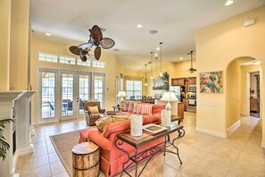 Interior - 3 Mi to Downtown Cape Coral: Canal-front Villa (Cape Coral)