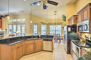 Interior - 3 Mi to Downtown Cape Coral: Canal-front Villa (Cape Coral)