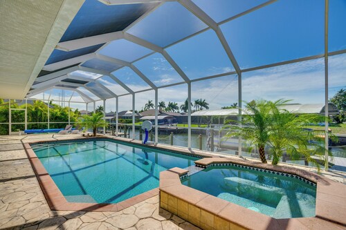 3 Mi to Downtown Cape Coral: Canal-front Villa