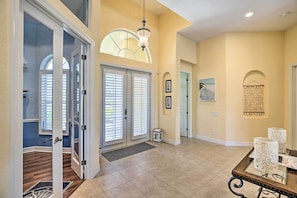 Interior - 3 Mi to Downtown Cape Coral: Canal-front Villa (Cape Coral)