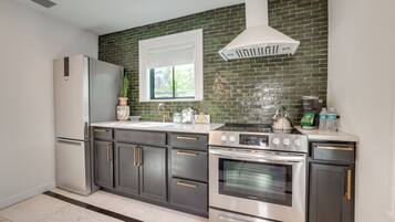 Apartment (1 Bedroom) | Interior