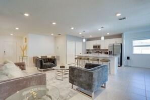 House (4 Bedrooms) | Interior
