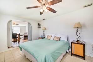 Casa (3 Bedrooms) | 3 dormitorios, tabla de planchar con plancha, ropa de cama