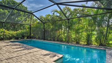 House (4 Bedrooms) | Front of property