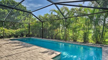 House (4 Bedrooms) | Front of property