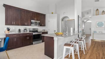 微波爐、烤箱、爐台、洗碗機