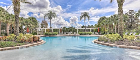 House (6 Bedrooms) | Interior