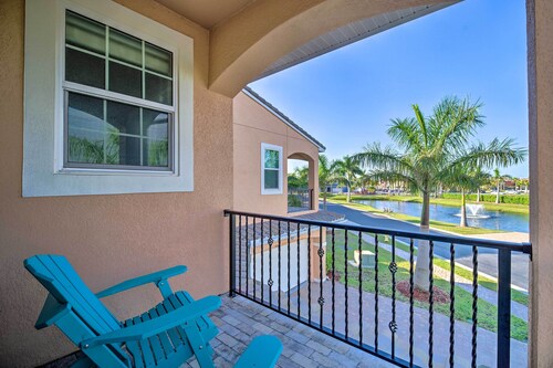 Upscale Florida Townhome - 1/2 Mi to Beach!