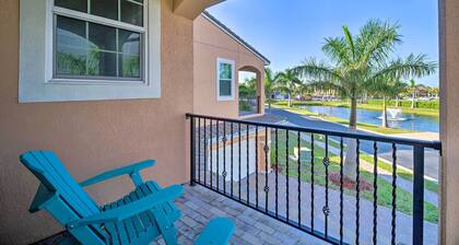 Upscale Florida Townhome - 1/2 Mi to Beach!