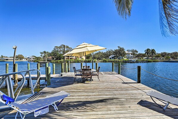 Interior - Pool, Dock & Kayaks: Waterfront Palmetto Home (Palmetto)
