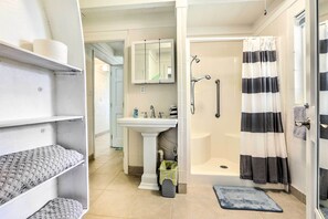 House (3 Bedrooms) | Interior - Waterfront Panacea Vacation Rental w/ Dock! (Panacea)