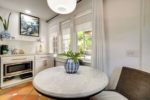 Apartment (0 Bedroom) | Interior - South Tampa Studio in Desirable Historic District! (Tampa)