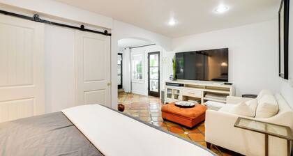 South Tampa Studio in Desirable Historic District!