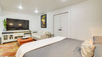 Apartment (0 Bedroom) | Interior