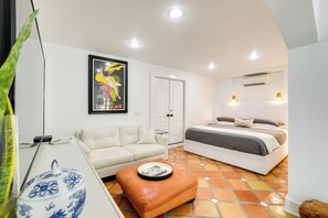 Apartment (0 Bedroom) | Interior