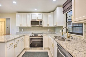 House (3 Bedrooms) | Interior - Upscale Bradenton Rental ~ 5 Mi to Beach! (Bradenton)