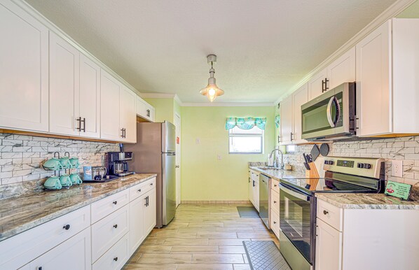 Interior - Waterfront Hernando Beach Home w/ Dock & Hot Tub! (Spring Hill)