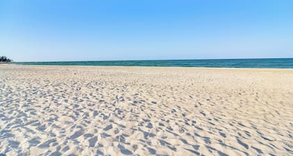 Waterfront Condo w/ Patio & Pool on Madeira Beach!