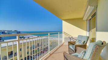 Apartment (2 Bedrooms) | Front of property